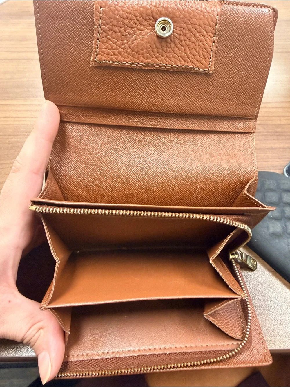 Louis Vuitton compact louis